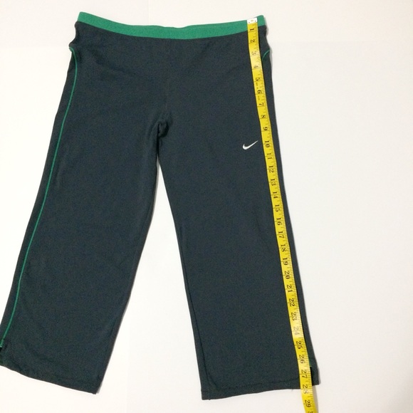 NIKE Fit-Dry Capri Leggings | Grey | Size Medium - Picture 12 of 12